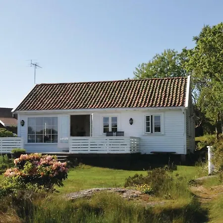 Semesterbostad In Flekkeroy With Kitchen